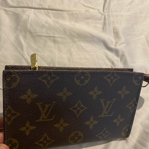❌SOLD❌ Louis Vuitton Pouche AUTHENTIC - Picture 5 of 5